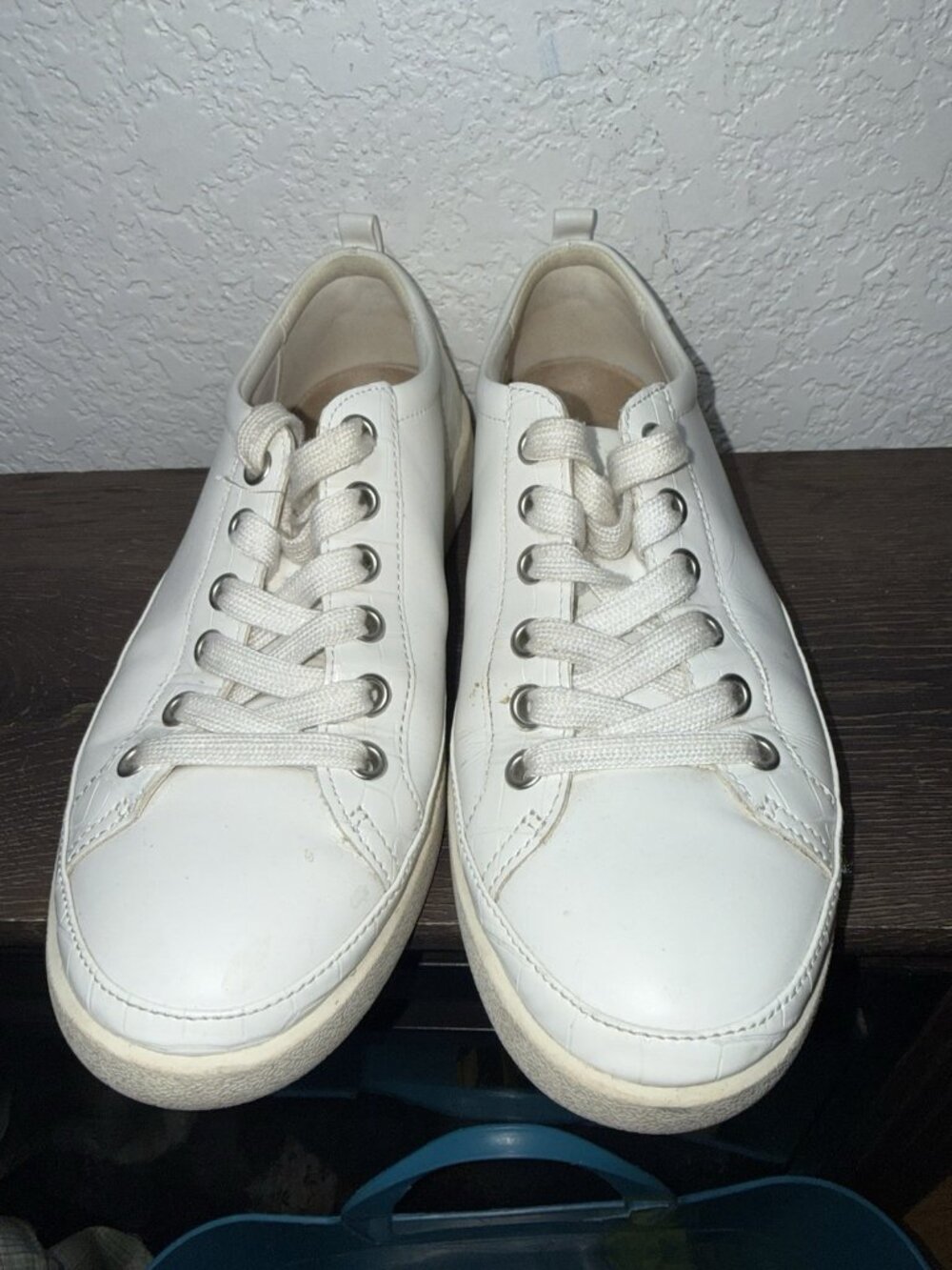 Vionic Winny Women's Sneakers White Leather Croc Embossed Low Top Size 6.5 Shoes - Picture 3 of 7